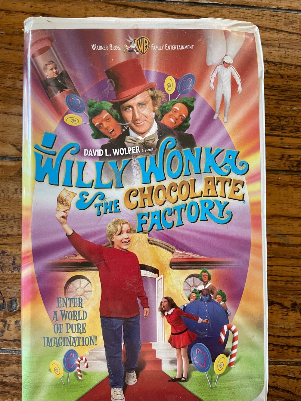 Warner Bros Family Entertainment Willy Wonka & The Chocolate Factory VHS Movie